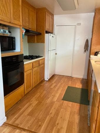 Looking for female roomate - furnished house Santa Clara 3
