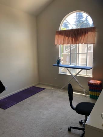 Spacious room available starting May 1st in Sunnyvale 1