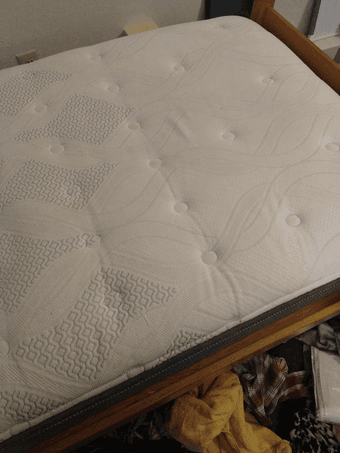 Twin mattress, very comfy 1