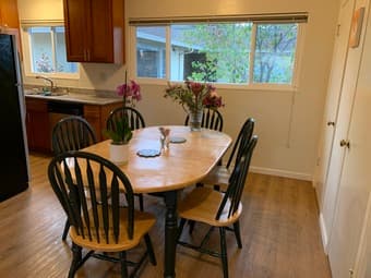 Subletting beautiful room in 2 bed/2 bath in Downtown Menlo Park 2