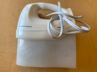 Hamilton Beach hand mixer 1