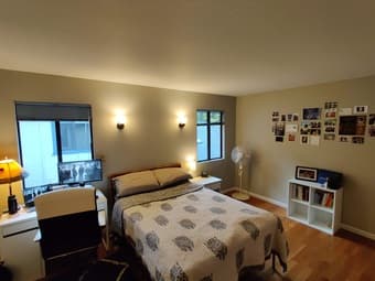 Spacious Private Bedroom in a Beautiful Home (15 min bike to Stanford) 1
