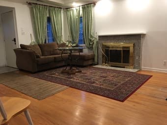 Palo Alto Room with Students/Professionals 2
