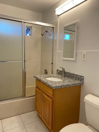 $2,795 - 2BR/1BA -Premium Downtown location - Washer and Dryer in unit 3