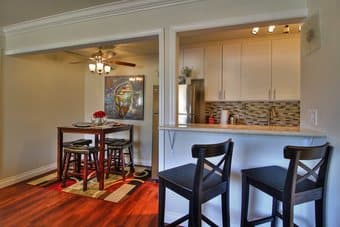 Female roommate - 2 bed, 2 bath apt- Mountain View 2