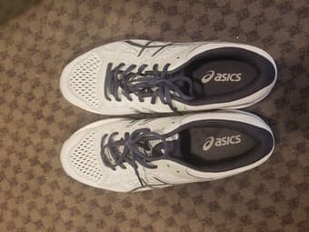 Asics Size 11 Men's shoes (almost new) 2