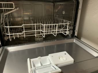SPT dishwasher 2