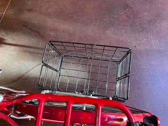 Hybrid bike in great condition with basket, lights, u-lock 2