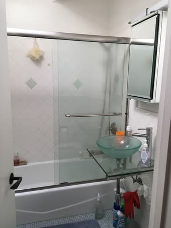 2 rooms ($1200 + utilities) in Palo Alto house w/ grads/postdocs 1