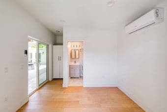 Brand new 4 sets of private 1 bed 1 bath units palo alto 3