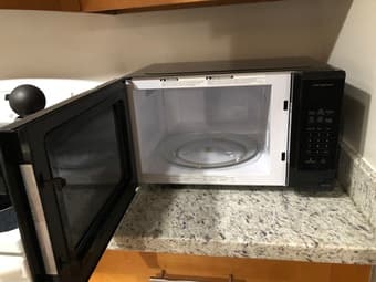 Panasonic NN-SG626B 1100W Microwave, like new 2
