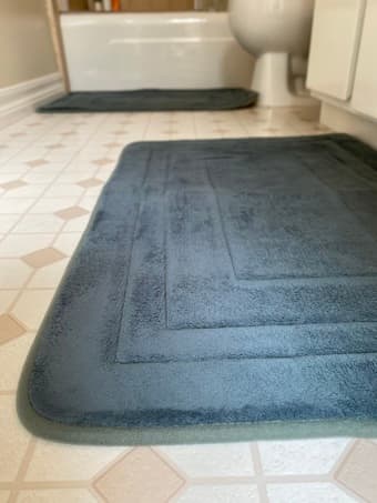 Set of memory foam bath mats 2