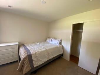 1BR in 3BR 2BA Redwood City House ~15 min from campus 1