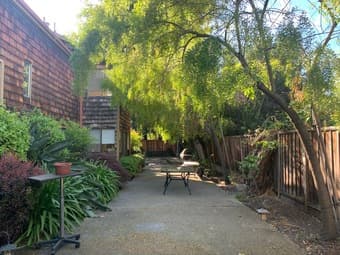 Summer Palo Alto Room - We're Tesla Interns / Stanford Students 1