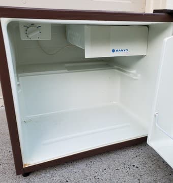 Sanyo Mini-Fridge 2