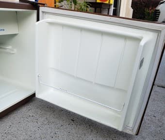 Sanyo Mini-Fridge 3