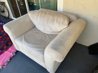 FREE Comfy Armchair 3