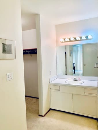 Furnished Master Bed/Bath Steps Away from California Avenue 2