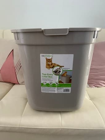 Covered cat litter box 1