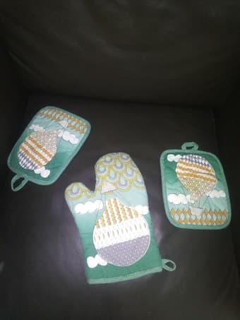 Oven glove set 1