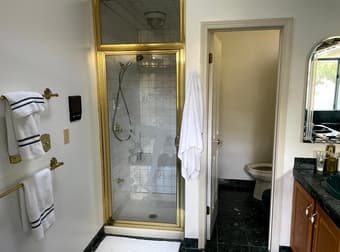 Master bedroom, private bath in 5BD, 5.5BR house - $2000 or best offer 2