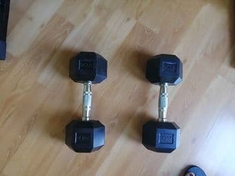 WORKING OUT BENCH  + 2 WEIGHTS 20LBS 2