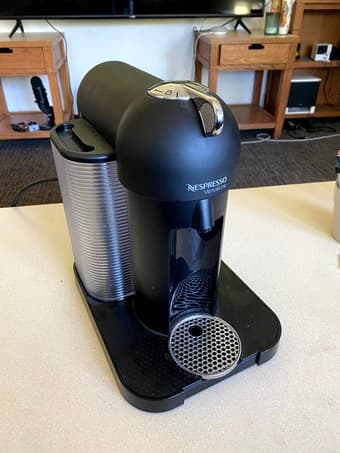 Espresso Machine (like new)- Nespresso Vertuoline 1