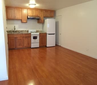 Studio - separate entrance - for rent 1