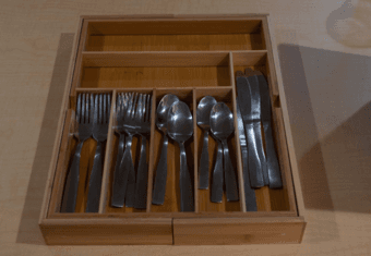20 pieces cutlery set + wooden cutlery organizer 1