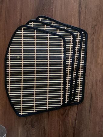 Placemats, kitchenware, laundry bag 1