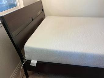 Queen-sized bed frame w/ slatted bed base and memory foam mattress 3