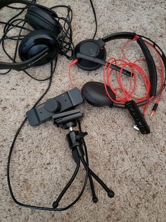 Sennheiser, Plantronics headphones, taking best offer 2