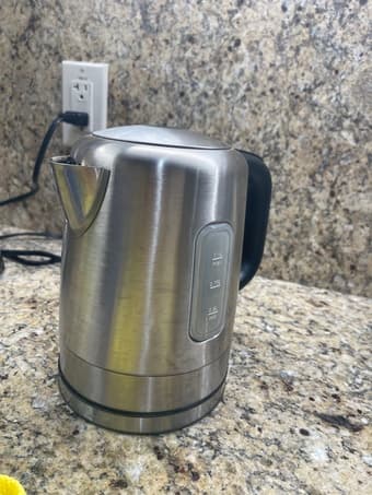 Selling Amazon Electric Kettle 1
