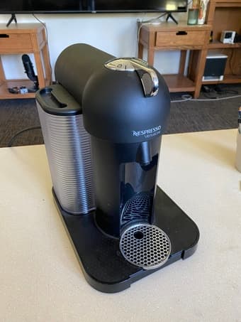 Espresso Machine (like new)- Nespresso Vertuoline 1
