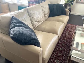 SOFA/COUCH for Sale! 2