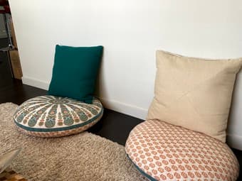 FLOOR CUSHION SET 1