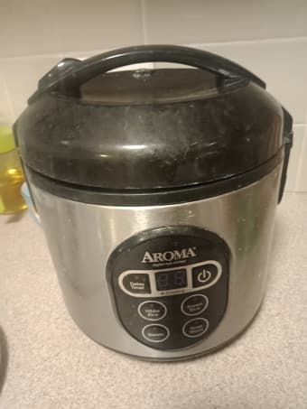 Vacuum, rice cooker, water kettle, power strip, lamp, steam pot 1