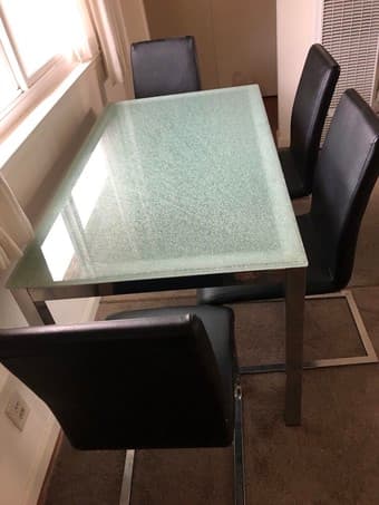 Table + 4 chairs 1