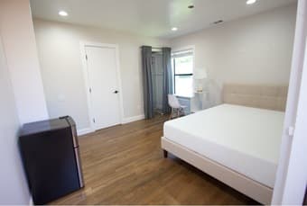 1B/1B with Private Entrance - Newly-renovated studio W. San Jose 1