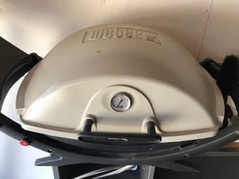 Weber grill + stand + gas tank 1