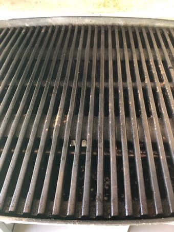 Weber grill + stand + gas tank 2
