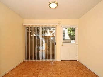 1bed/1bath apartment rent $2225 downtown Palo Alto available from 1st 1
