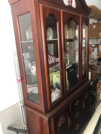 Cabinet 1