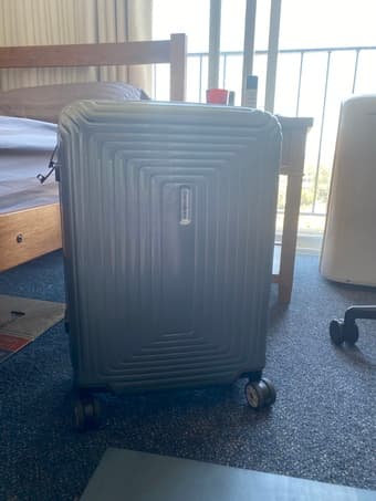 Samsonite NeoPulse Carry-On Spinner 1