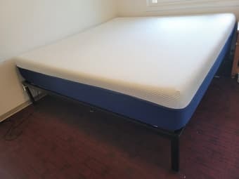 King Bed Frame with a great condition ($50) 1