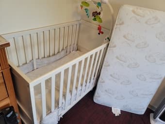 IKEA Baby Crib with a great condition ($60) 2