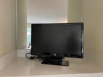 HP 2211x monitor 1