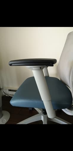 Office Chair ADJUSTABLE arm rest and height 2
