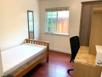 Furnished room in Palo Alto available 1