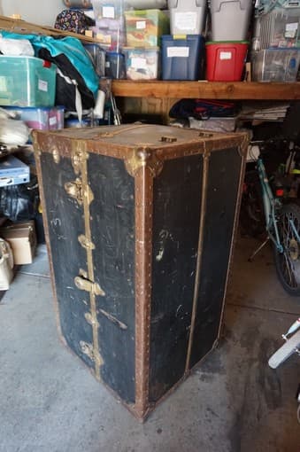 Beautiful Antique Trunk - asking best offer - 3